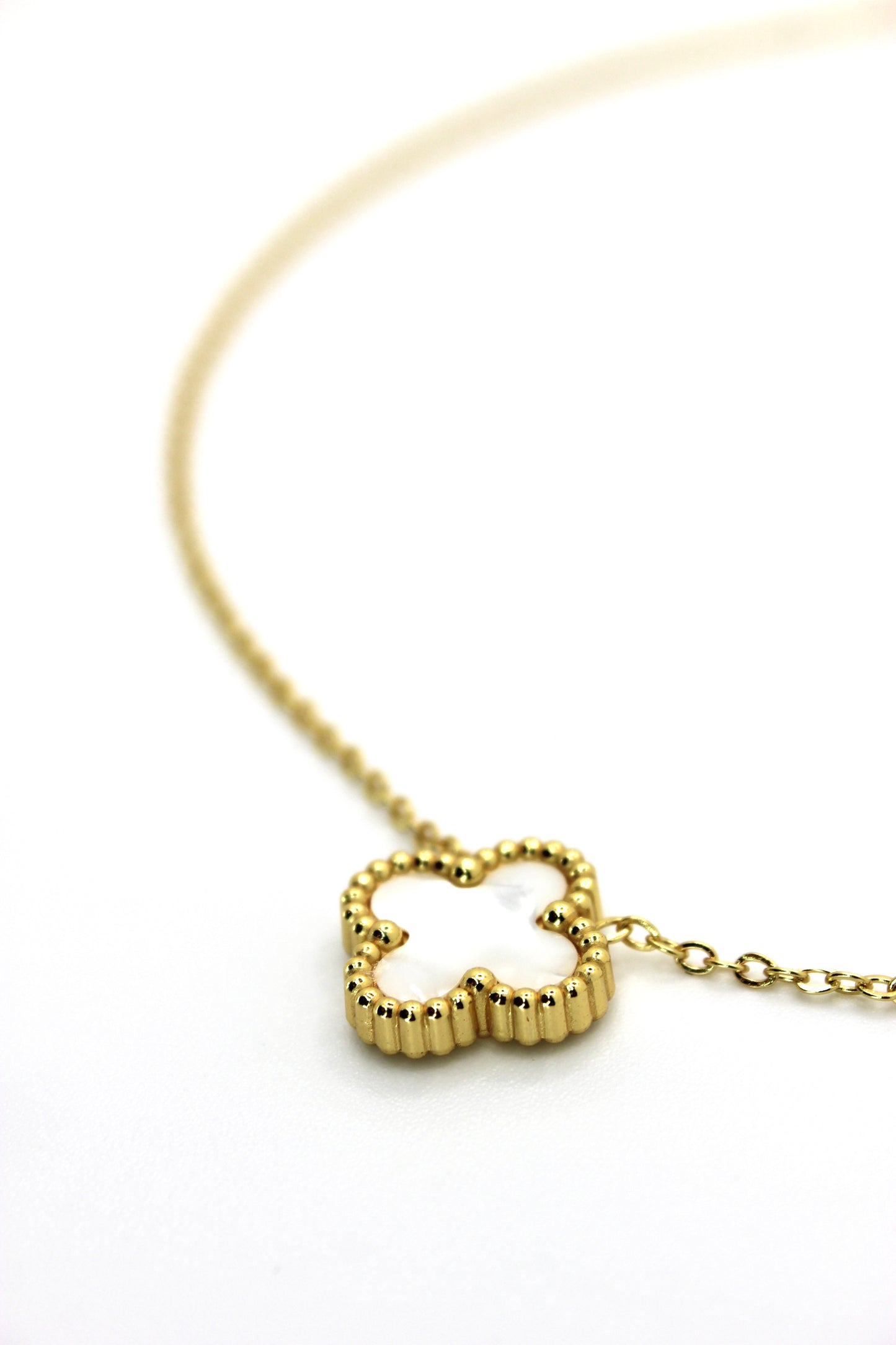 Azhalia White Necklace